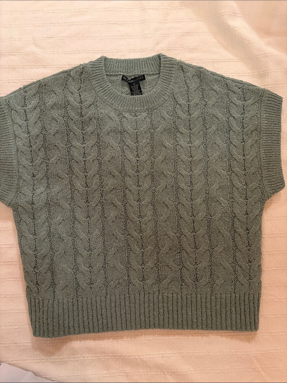 Design History Cable Knit Short-Sleeve Sweater Vest - Sage Green